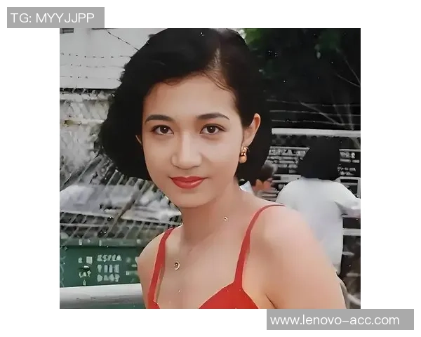 足球明星与糟糠原配的情感纠葛揭示了爱情与名利的真实面貌